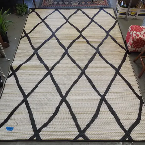 woven synthetic geometric pattern floor mat L-2680 W-1800