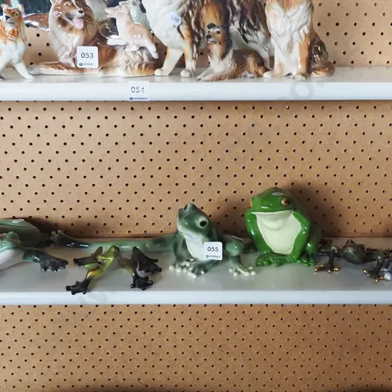 shelf; ornamental frogs