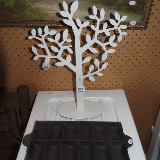 tree themed jewellery stand, gem iron