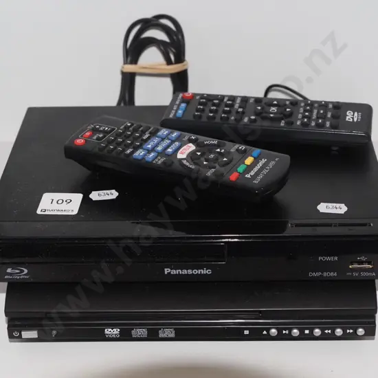 2x DVD players