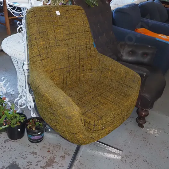 retro green office chair - casters have been removed