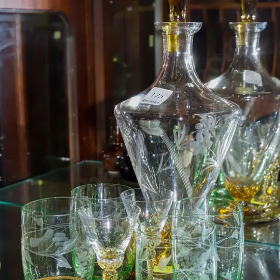 retro etched decanter with 4 glass tumblers, 2 sherry glasses