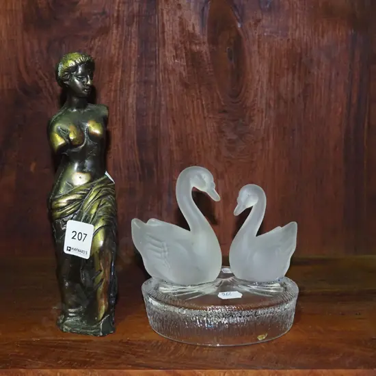 small cast metal classical figurine H-210, Lalique style swans 