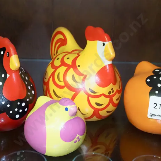 4x hand painted happy hens