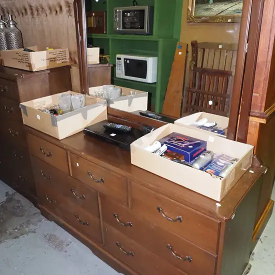 mahogany and rimu 7 drawer mirror back dresser H-1580 W-1400 D-420