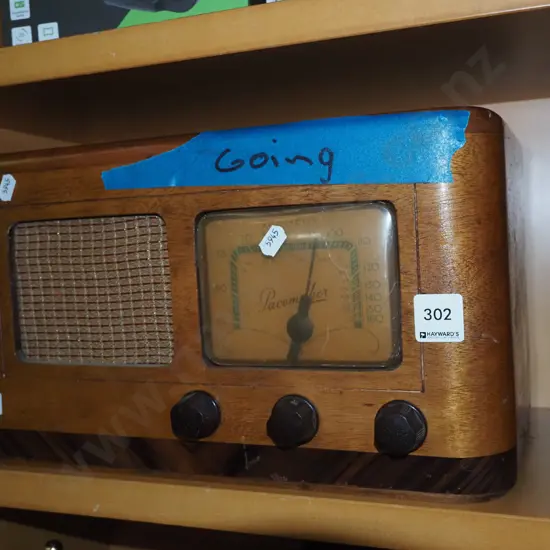 vintage Pacemaker valve radio