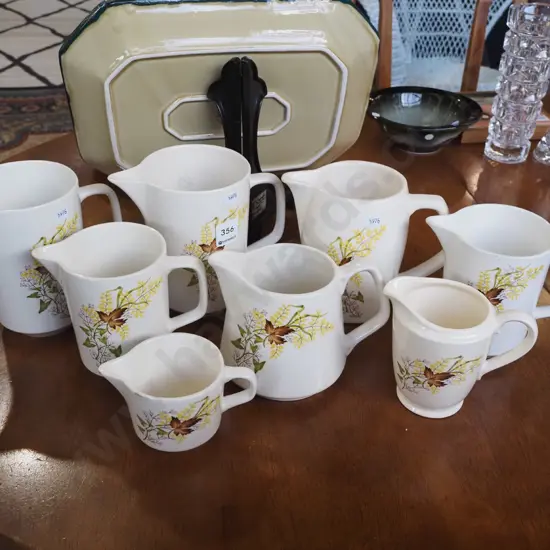 8x Crown Lynn Autumn Splendor jugs