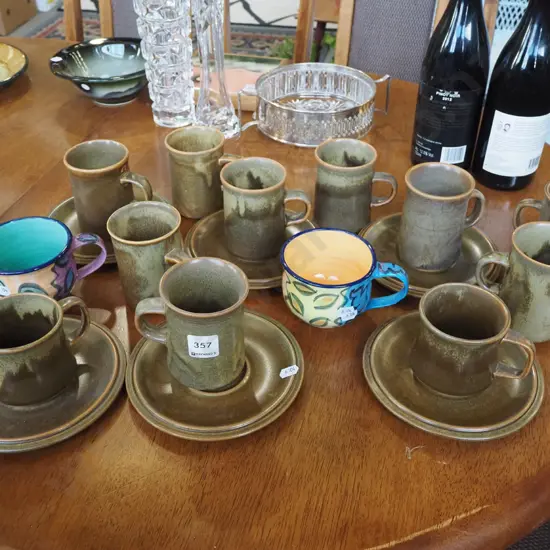 Temuka coffee cans, saucers, 2x cups