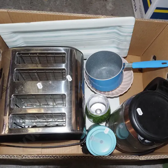 4x slice toaster, jug, small pot etc