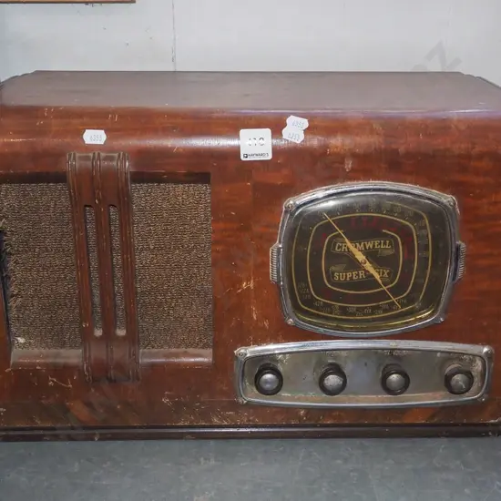vintage Cromwell wood cased mantle radio - As Is No returns