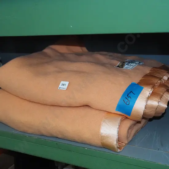 2x orange woollen blankets