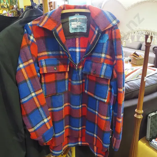 Swanndri Ranger size small bush shirt