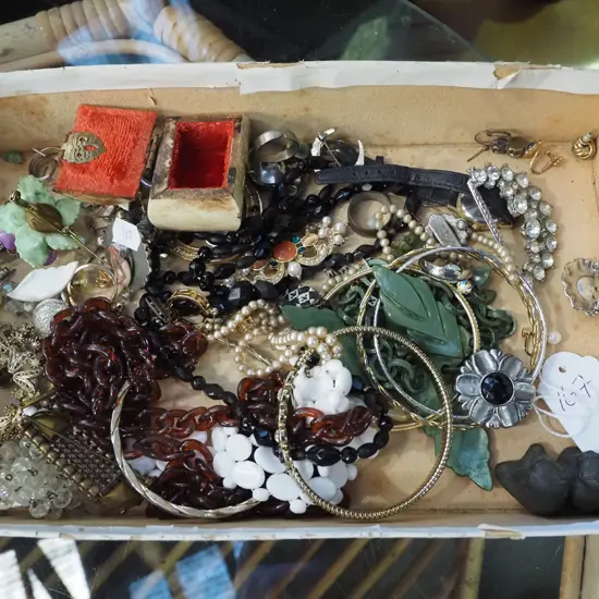 box; costume jewellery