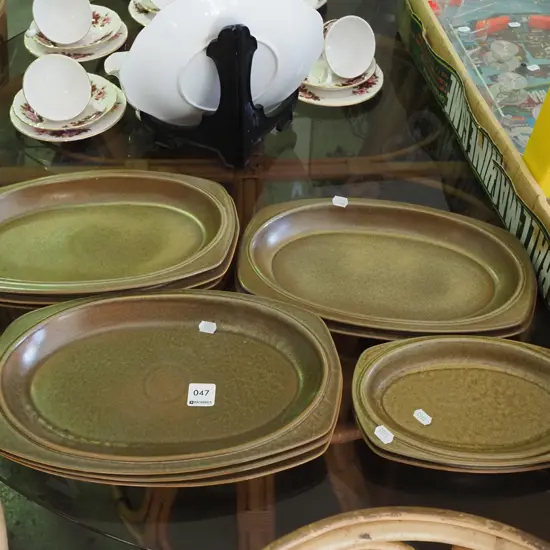 assorted Temuka steak plates