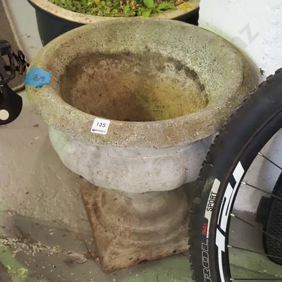 concrete garden planter H-440