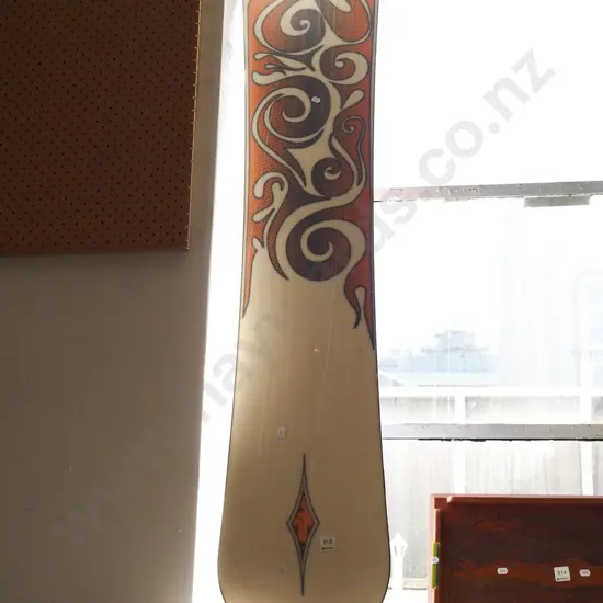 K2 snowboard - no bindings