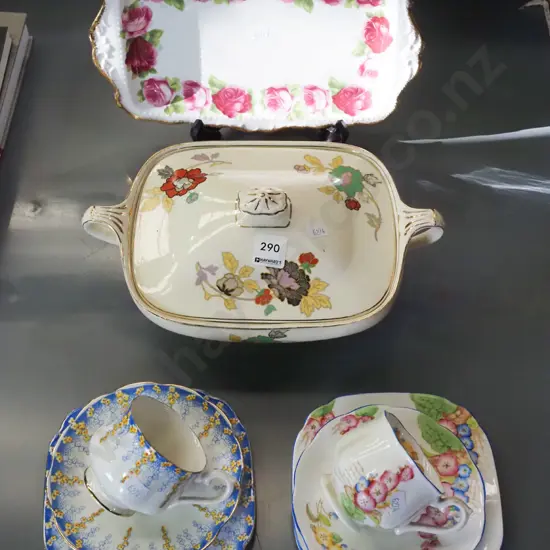 Royal Doulton Old Country rose sandwich plate, lidded vege, 2x trios