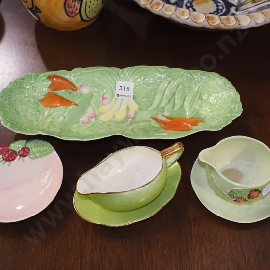 Royal Winton dish, small bowl, 2x creamers