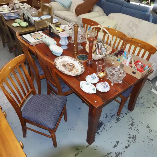 solid oregon dining table with 6 matching chairs - slight wear to varnish on table top