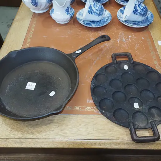 cast iron frying pan, dimpled griddle