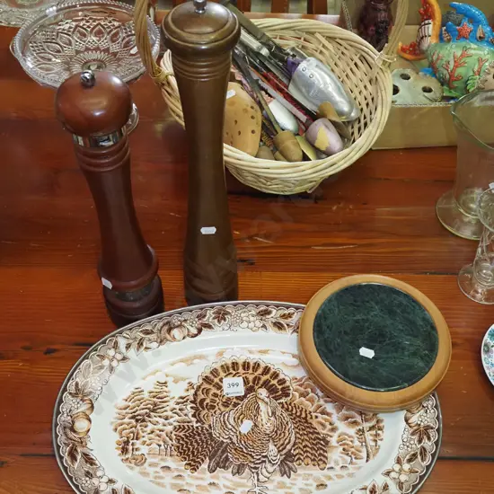 green stone heat pad, large turkey ashet, 2x pepper mills H-460