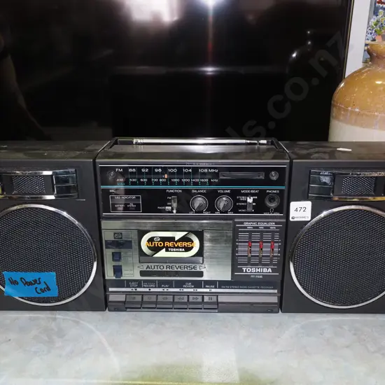 Toshiba radio cassette player - no power cord  - As Is No Returns