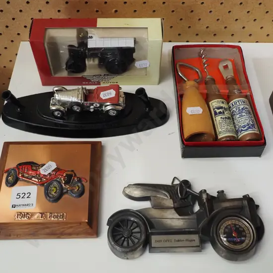 bar sets, desk set, model vehicle etc