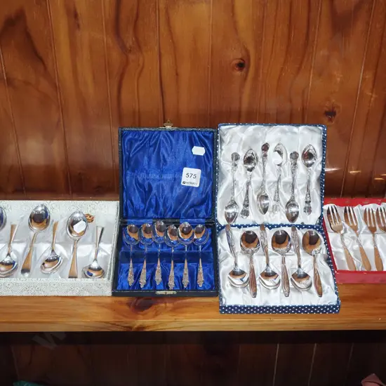 4x sets of cased cutlery