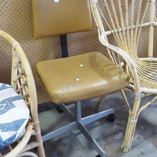 retro vinyl office chair