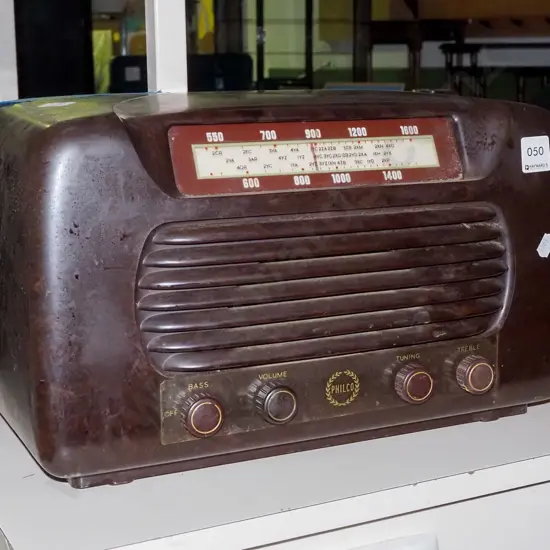 Philco bakelite mantle valve radio - As Is No Returns
