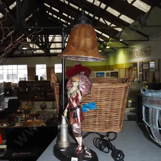 figural table lamp - lady and dog H-530