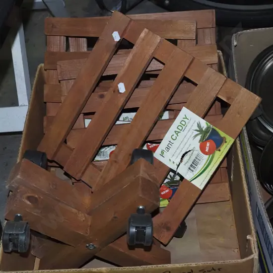 box of 6 plant caddies