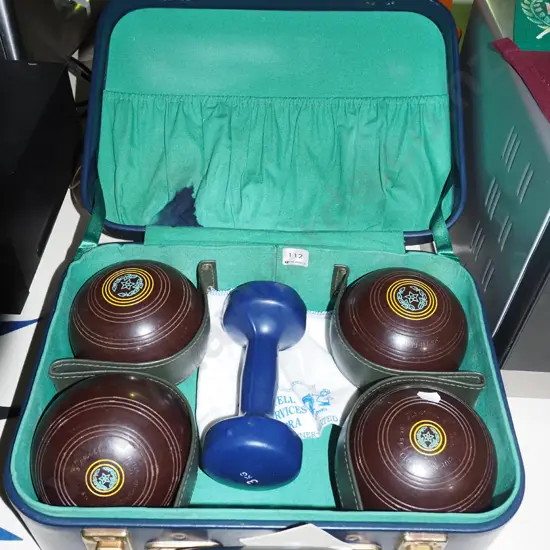 vinyl cased Henselite lawn bowls, hand weight