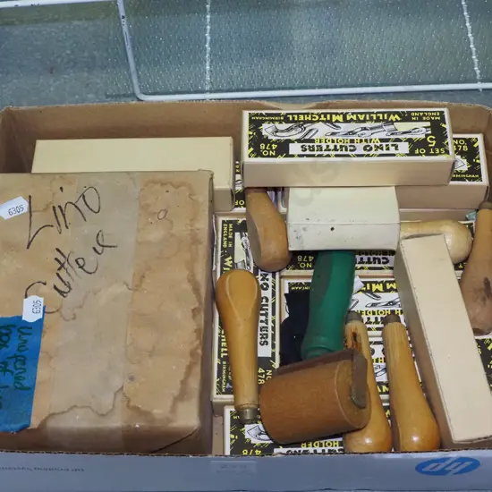 artist's lino cutting tools