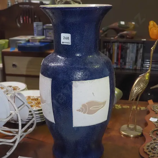blue glazed seashell themed vase H-400