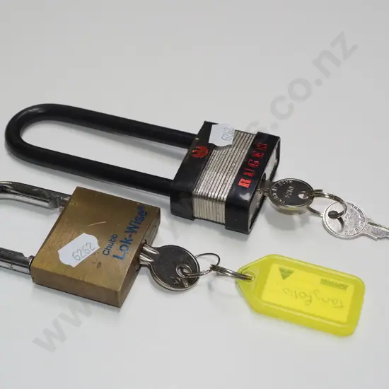 2x padlocks and keys