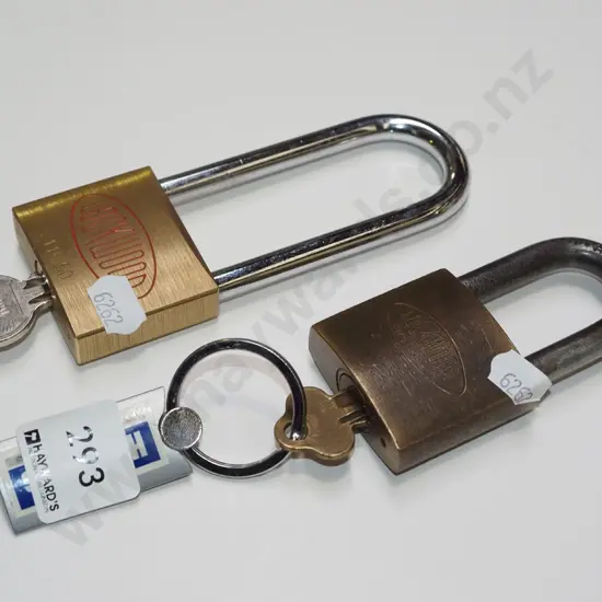 2x padlocks and keys