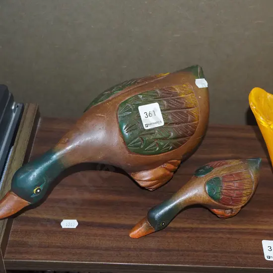2x carved duck figurines