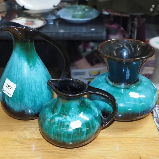 3x Blue Mountain vases H-190