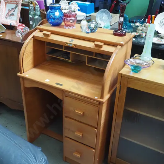 oak 3 drawer roll top desk - has been restored H-1050 W-740 D-540 Key in office