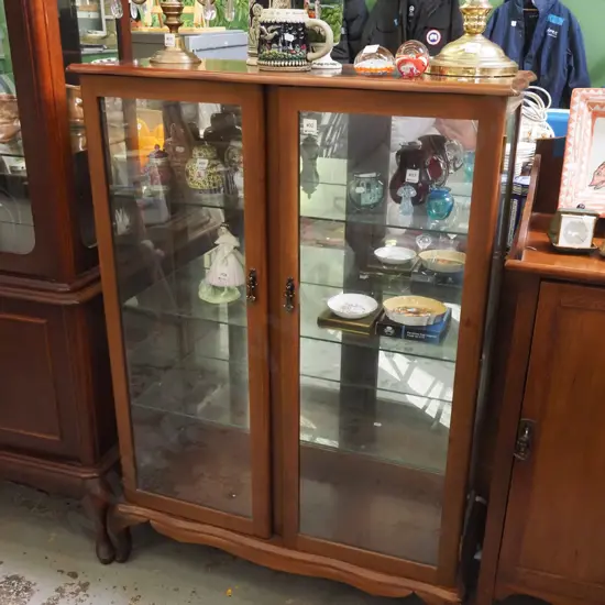 mahogany cab leg 2 door display cabinet H-1240 W-890 D-370