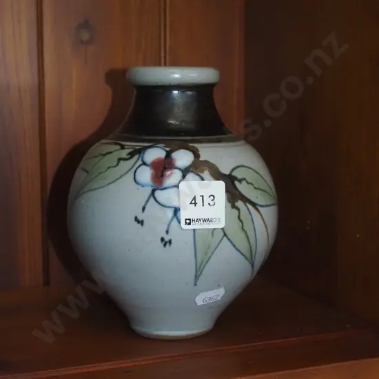 small Neil Grant vase H-160
