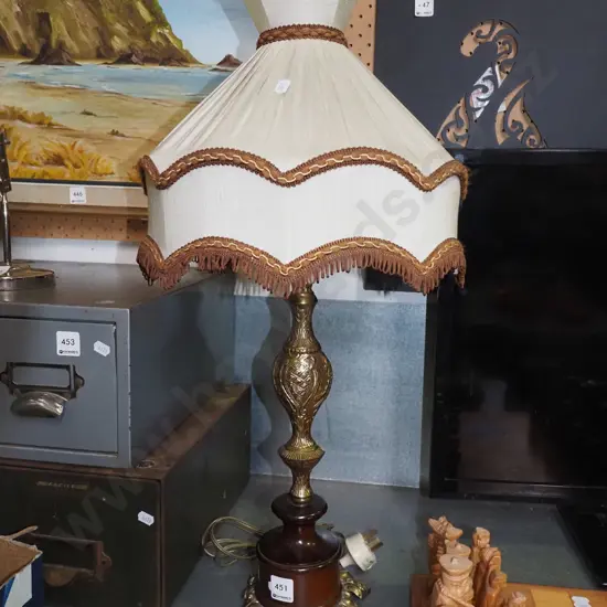 wood and brass based table lamp H-670 