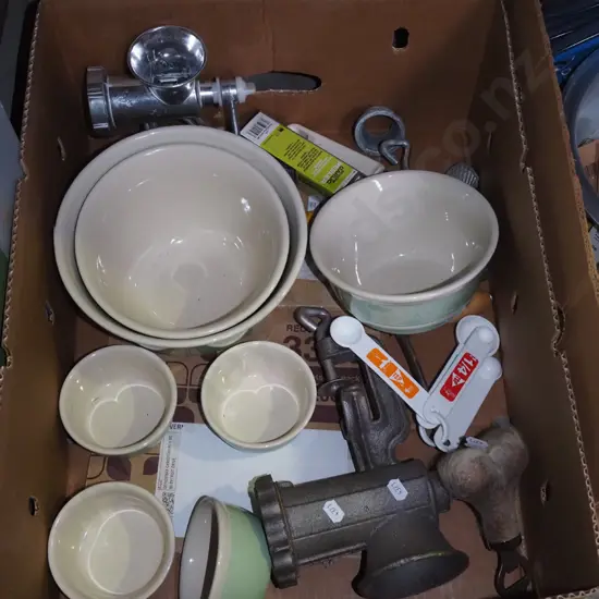 box; bowls, bench top mincers etc