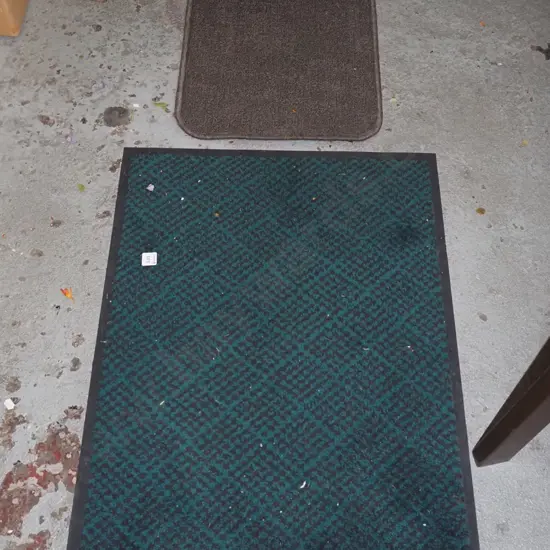 2x small floor mats