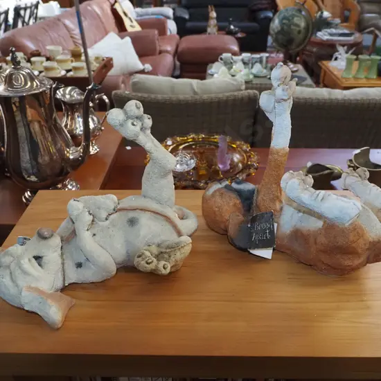 2x composite dog figurines