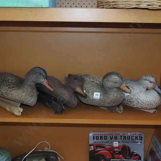 4x plastic duck decoys