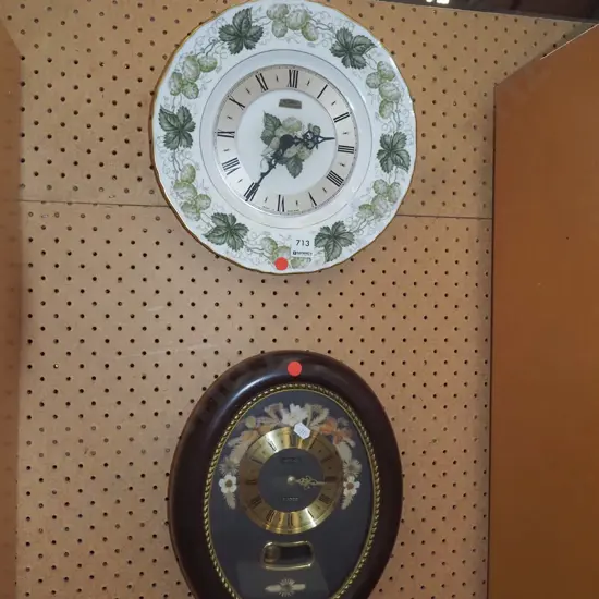 hop themed wall clock, 1x pendulum wall clock