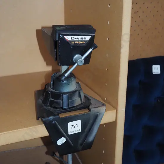 Dremel hobby vice