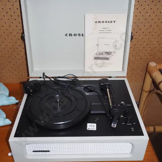 Crosley reproduction turntable